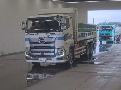 Hino TRUCK
