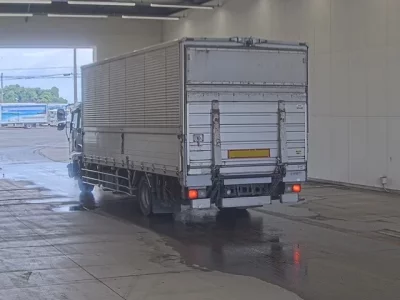 Isuzu TRUCK
