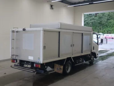 Isuzu ELF