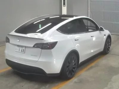Tesla MODELY