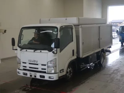 Isuzu ELF