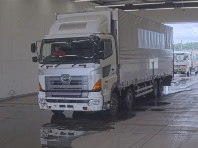 Hino TRUCK
