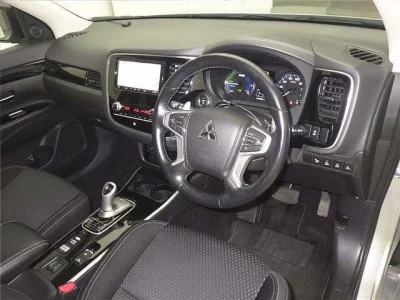 Mitsubishi OUTLANDER PHEV