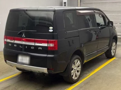 Mitsubishi DELICA D5