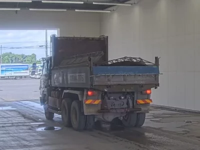 Hino SUPER DOLPHIN
