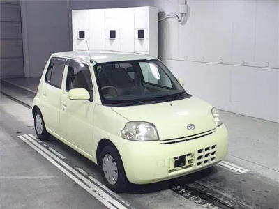 Daihatsu Esse