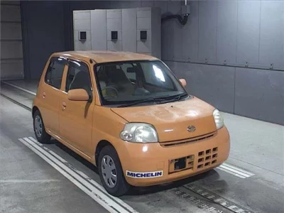 Daihatsu Esse
