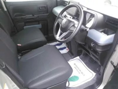 Suzuki SPACIA BASE