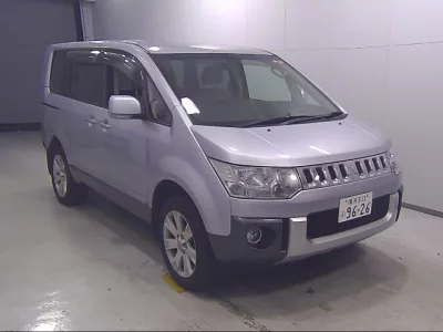 Mitsubishi DELICA D5