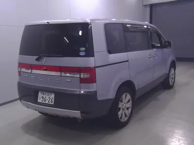 Mitsubishi DELICA D5