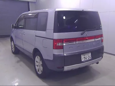 Mitsubishi DELICA D5
