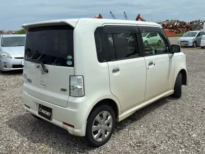 Toyota PIXIS SPACE