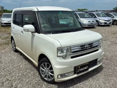 Toyota PIXIS SPACE