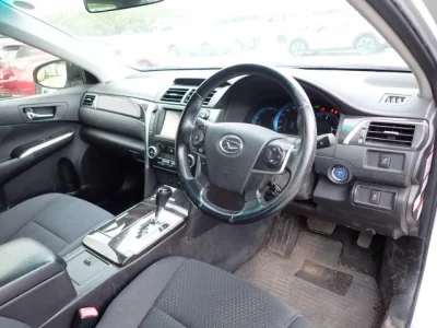 Daihatsu Altis