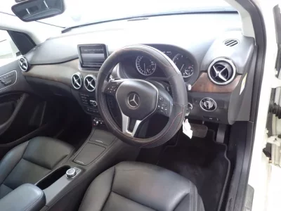 Mercedes-Benz B CLASS