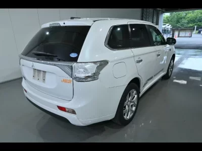 Mitsubishi OUTLANDER PHEV