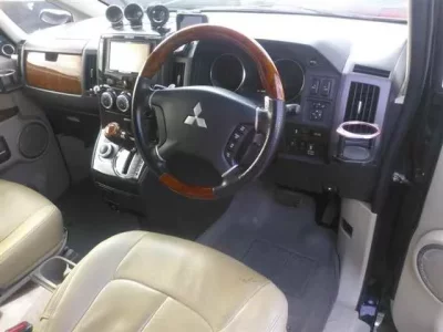 Mitsubishi DELICA D5