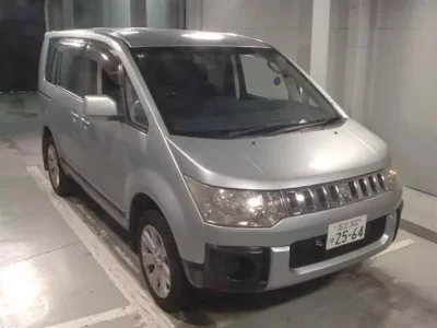 Mitsubishi DELICA D5