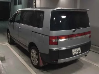 Mitsubishi DELICA D5