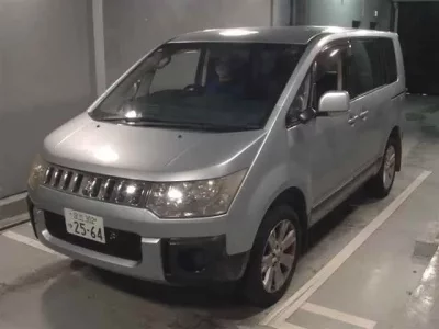 Mitsubishi DELICA D5