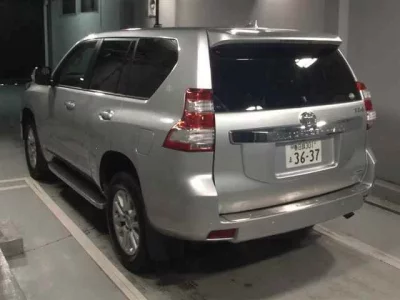 Toyota LAND CRUISER PRADO