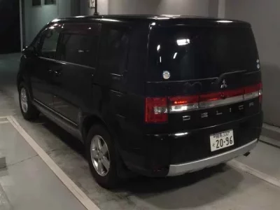 Mitsubishi DELICA D5