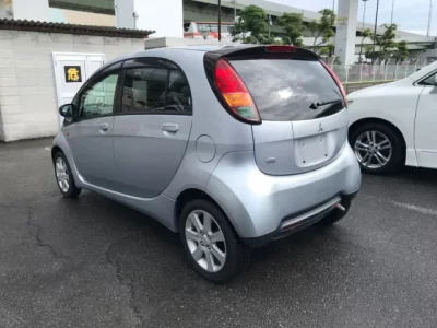 Mitsubishi I