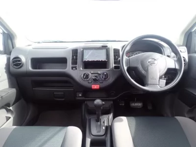 Nissan AD