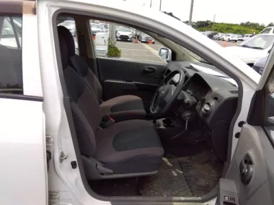 Nissan AD