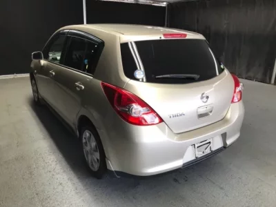 Nissan TIIDA