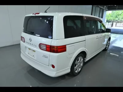 Nissan LAFESTA