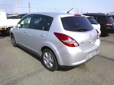 Nissan TIIDA