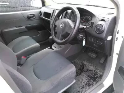 Nissan AD