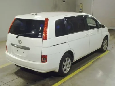 Toyota ISIS
