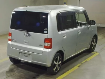 Toyota PIXIS SPACE
