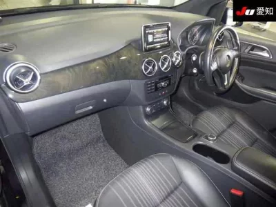 Mercedes-Benz B CLASS