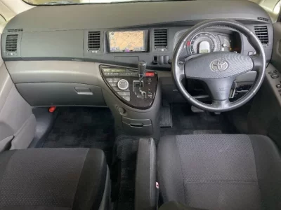 Toyota ISIS