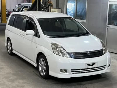 Toyota ISIS