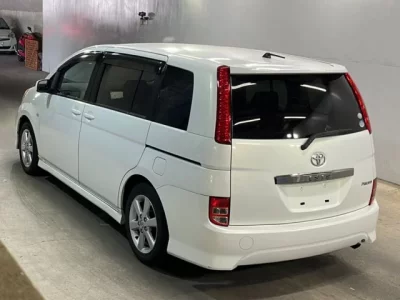 Toyota ISIS