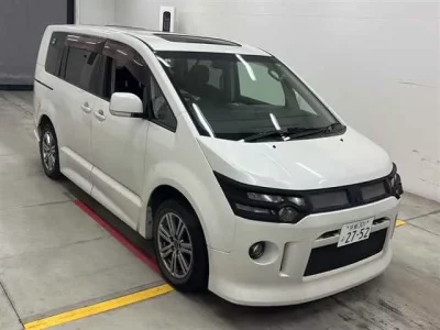 Mitsubishi DELICA D5