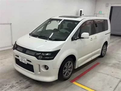 Mitsubishi DELICA D5