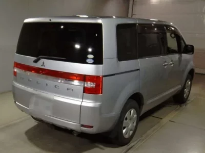 Mitsubishi DELICA D5