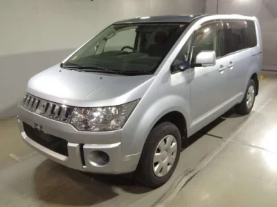 Mitsubishi DELICA D5