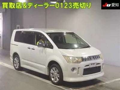 Mitsubishi DELICA D5