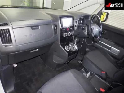 Mitsubishi DELICA D5