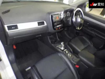 Mitsubishi OUTLANDER PHEV