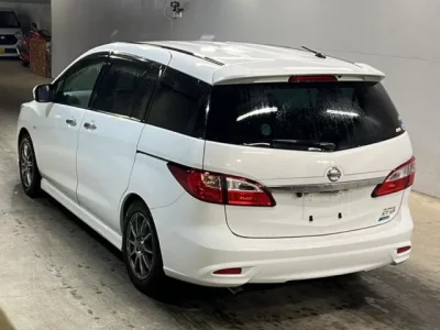 Nissan LAFESTA