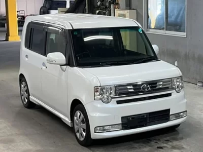 Toyota PIXIS SPACE