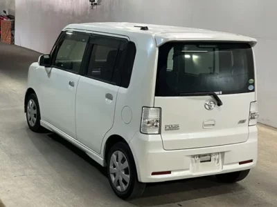 Toyota PIXIS SPACE