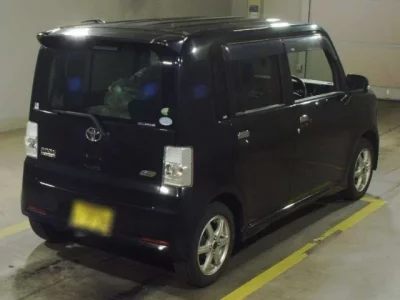 Toyota PIXIS SPACE